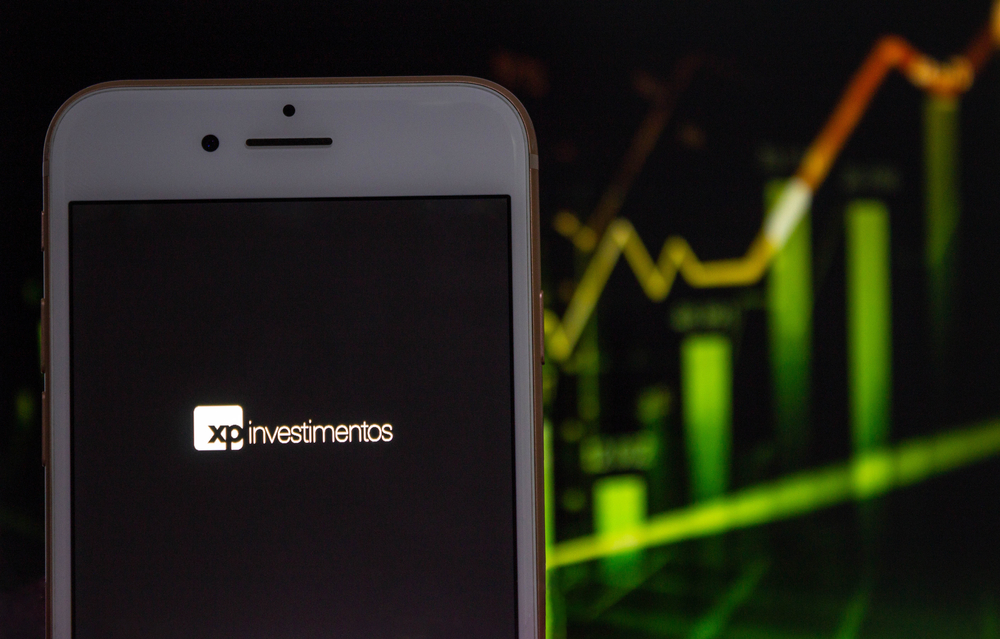 Cartão XP Visa Infinite: anuidade zero, cashback e salas VIP